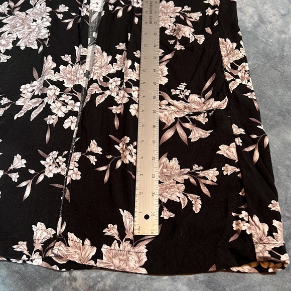 Spiritual Gangster Maya Floral Print Kimono, black and white, sz. OS - Picture 12 of 16